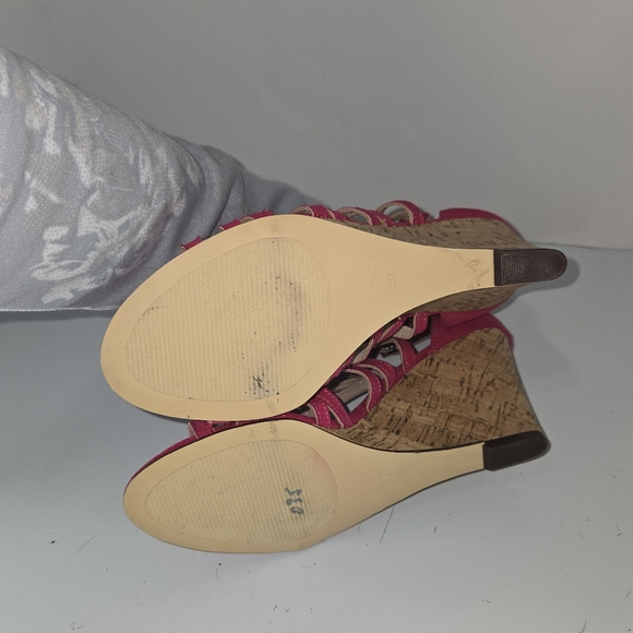 A33. Nine West Canyon Hot Pink Heels Wedge Sandals Size 8M - Picture 4 of 7